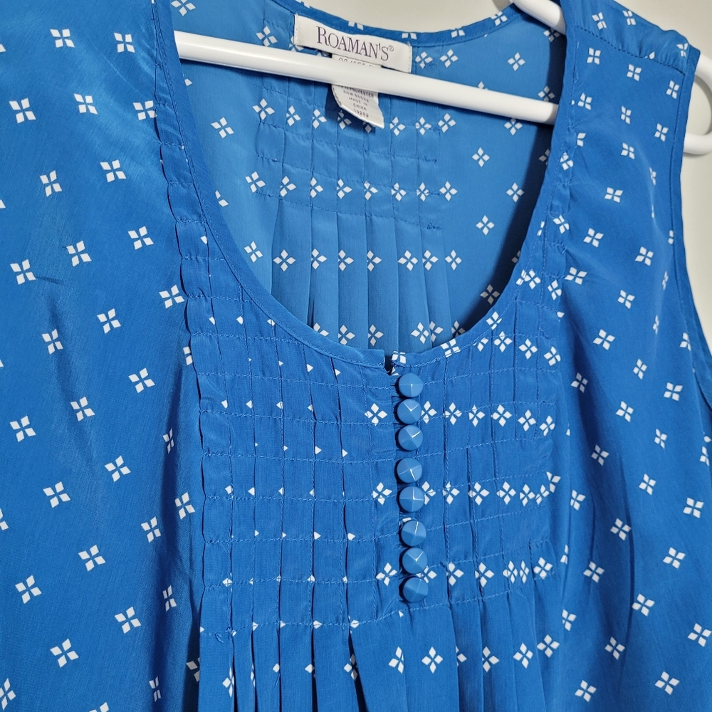 Roaman's Blue Blouse with White Accents And Daisy Blouse Lot Of 2 Size 22